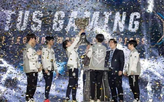 恩创造空位